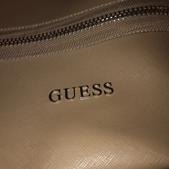 GUESS tan tote bag - Picture 2 of 6